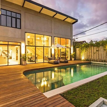 Manresa Villa Bali 4 Canggu Esterno foto