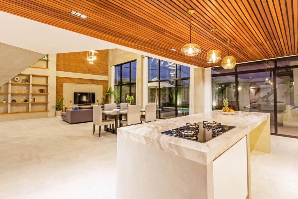 Manresa Villa Bali 4 Canggu Esterno foto