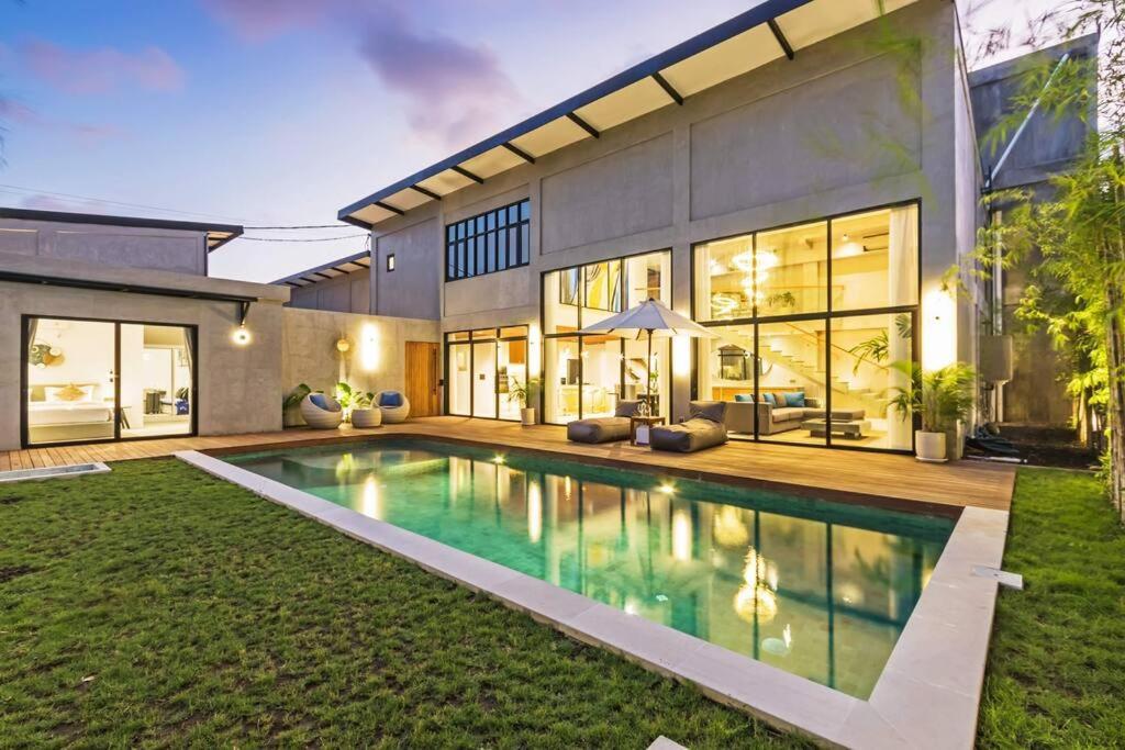 Manresa Villa Bali 4 Canggu Esterno foto